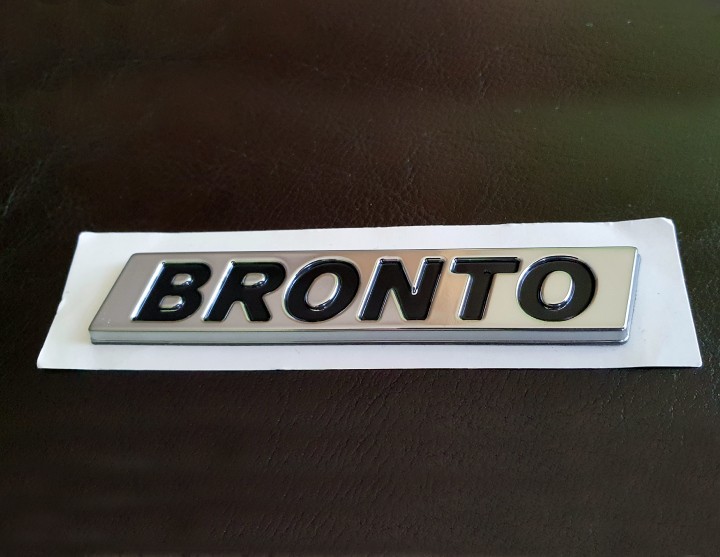 Emblém BRONTO bočný